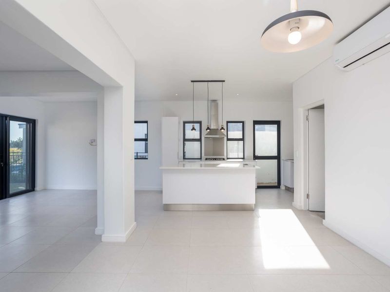 Modern and Secure Three-Bedroom Family Home with an Outdoor Lifestyle in Paarl Valleij Lifestyle Estate & Farm - Photo 9