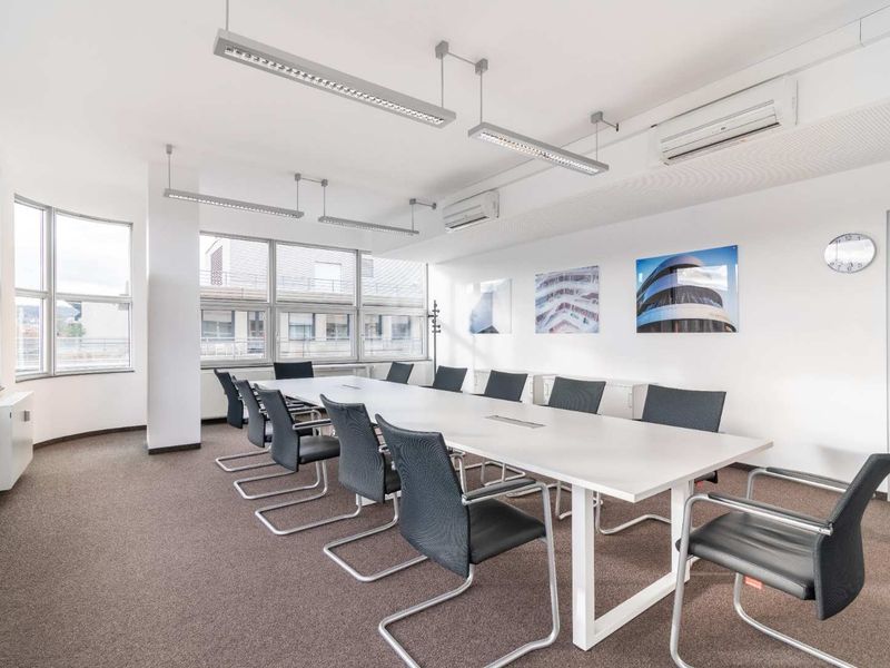 Serviced office space for 15 persons in Regus Eastlands Office Park - Photo 5