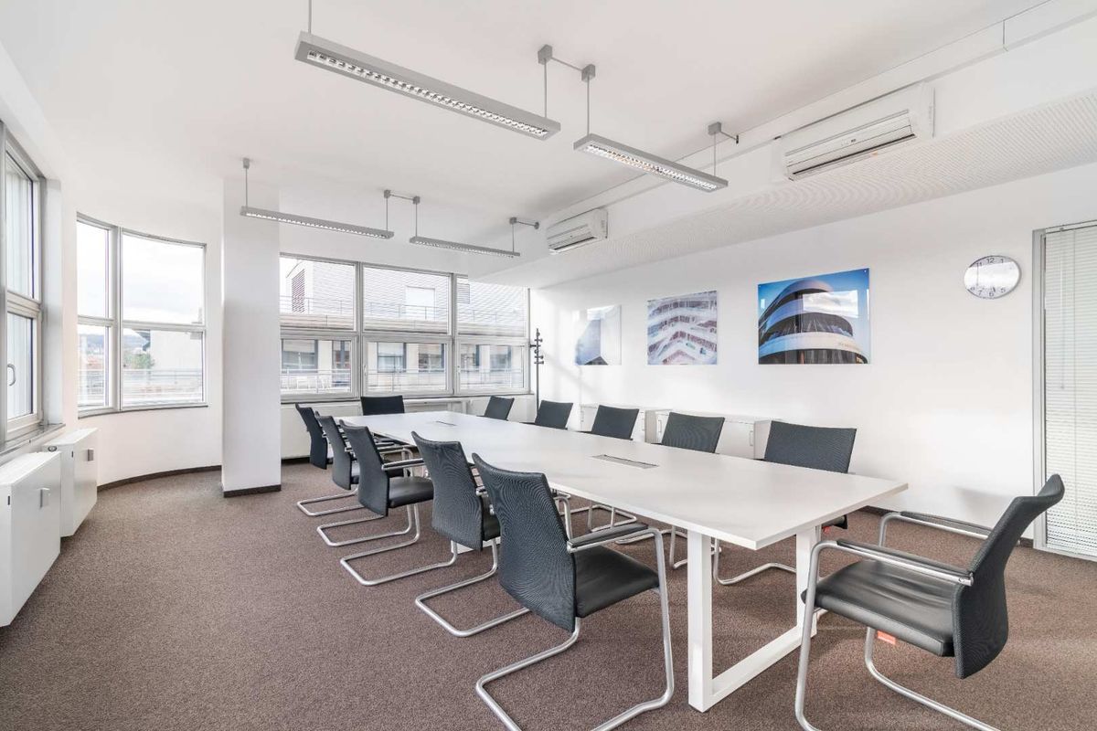 Serviced office space for 15 persons in Regus Eastlands Office Park - Photo 5
