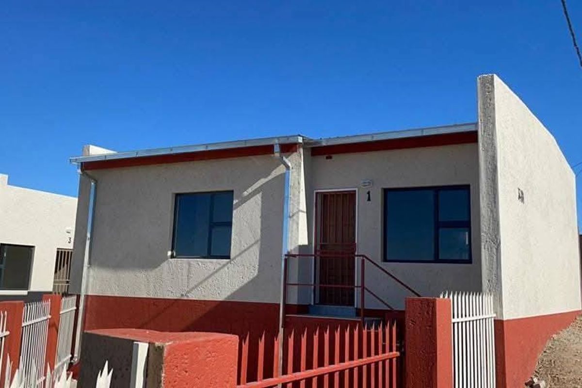 Townhouses for Sale in Otjomuise - Photo 3