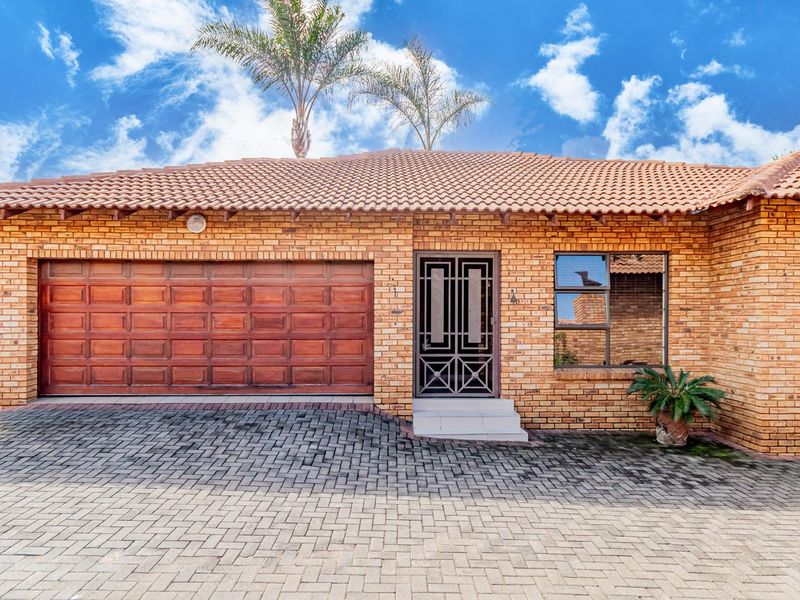 Lovely Spacious Simplex Cluster - Photo 2