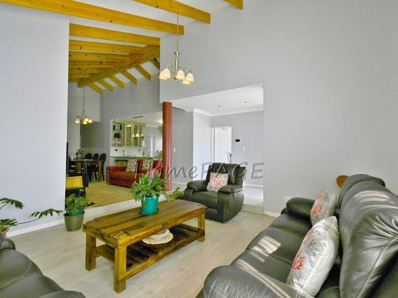 Meersig, Walvis Bay:  VERY ATTRACTIVE HOME is for Sale - Photo 7