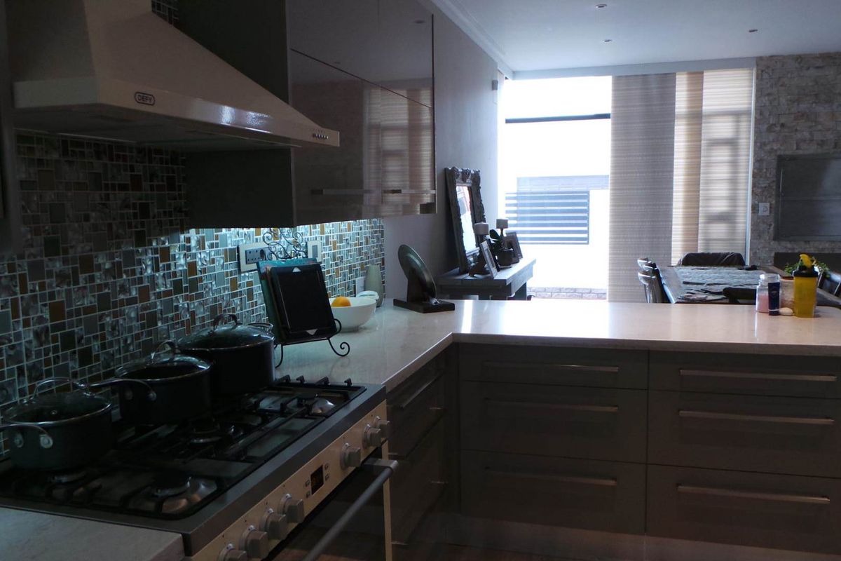 3 bedrooms House in Fairways Estate - Photo 5