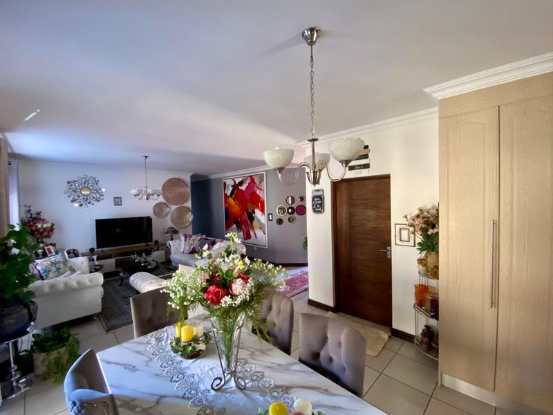 Perfect Family Home - Photo 8