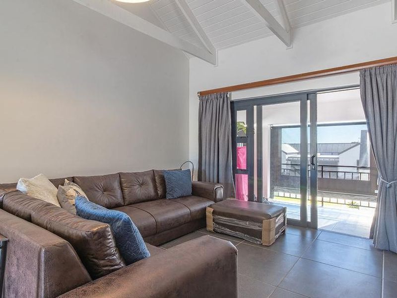 Experience Modern West Coast Living - Photo 2