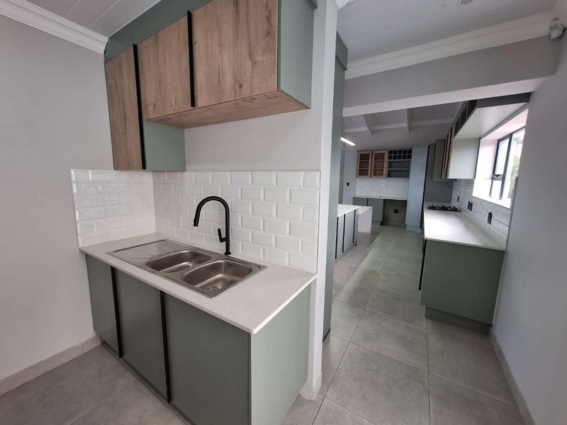 Modern 3 Bedroom Duet in Dana Bay for Sale - Photo 7