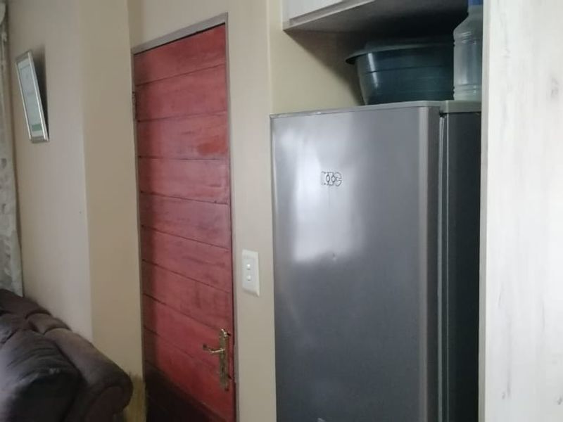 Clayville Ext 45 - 2 Bed 1 Bath R 850 000 - Photo 6