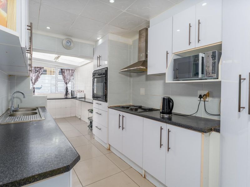 Warmth, Style, and Effortless Entertaining in the Heart of Strandfontein. - Photo 6