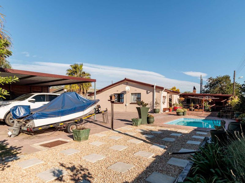 4 Bedroom Family Home – Manor Heights, Despatch - Photo 5