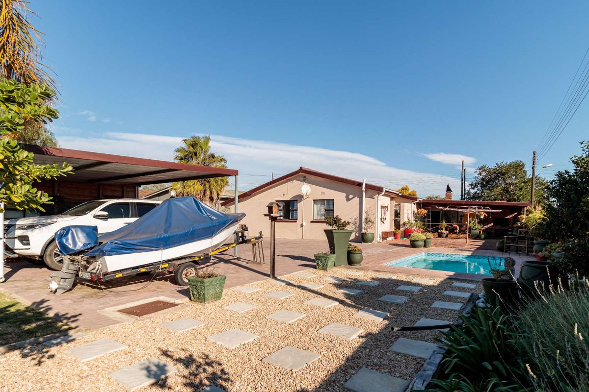 4 Bedroom Family Home – Manor Heights, Despatch - Photo 5