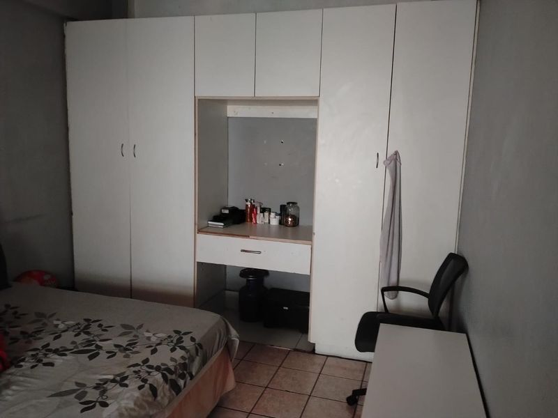 1.5 bedroom with good views - Photo 3