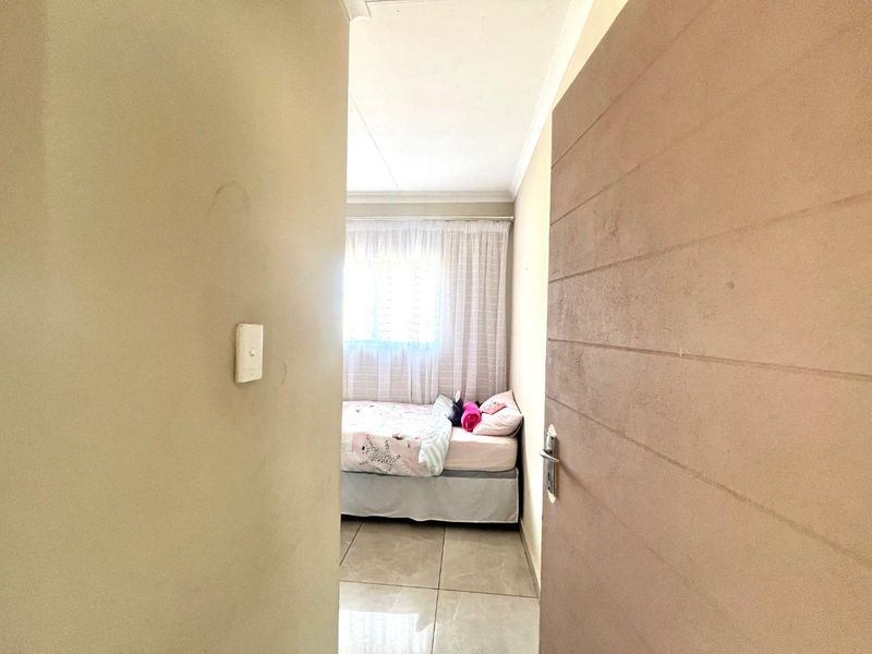 For Sale: 2 Bedroom 2 Bathroom Apartment - Photo 9