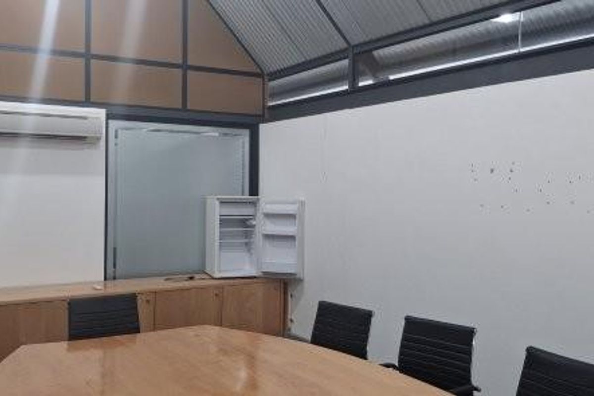 A-Grade Office To Let - Photo 3