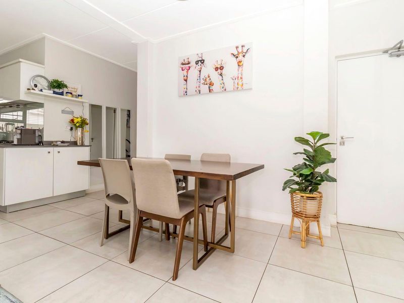 Ground floor unit in a sought-after Complex - Photo 6