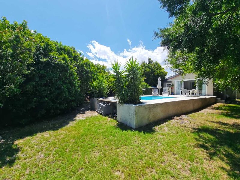 A Coastal Canvas: Where Vision Becomes Lifestyle - Photo 3