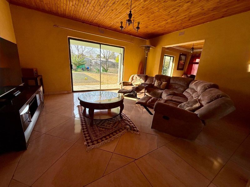 6 Bedroom House for sale in Vryheid - Photo 6