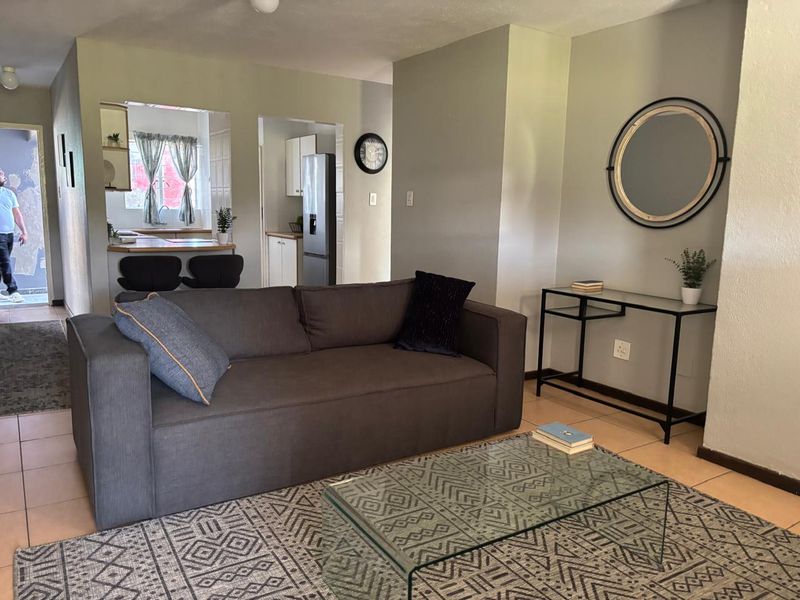 Spacious 3 bed 2 bath unit for sale in Primrose - Photo 4