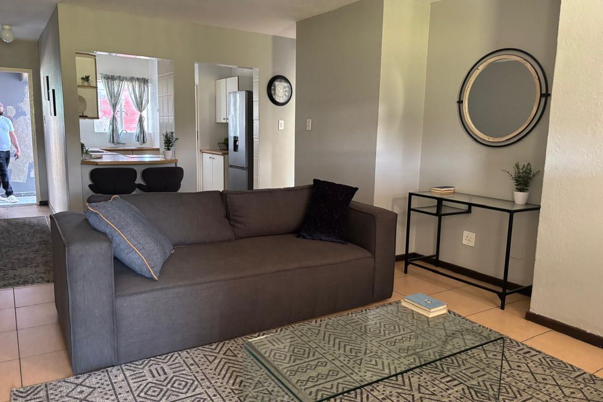 Spacious 3 bed 2 bath unit for sale in Primrose - Photo 4