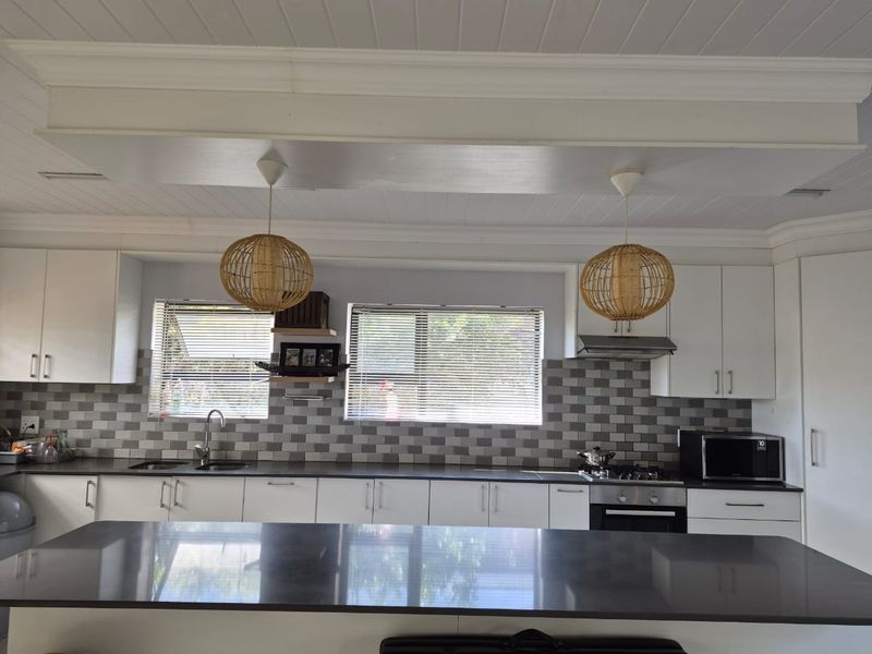 Charming Low-Maintenance 2-Bedroom Home in Fraaiuitsig, Groot Brak River - Photo 1
