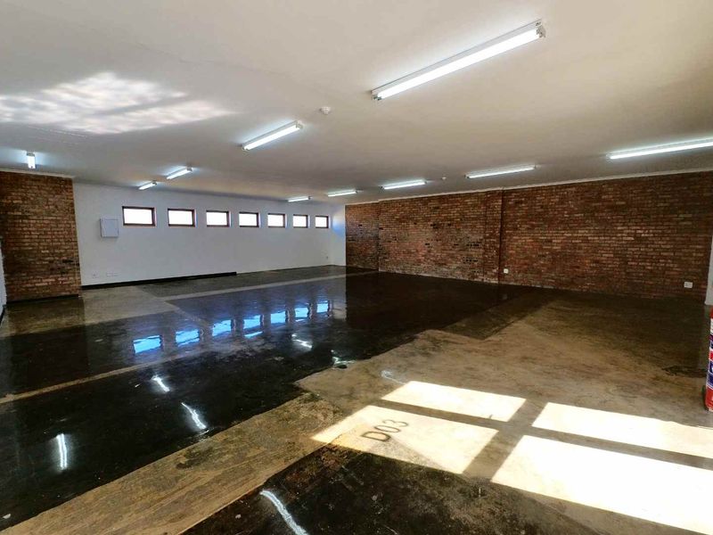 153sqm Warehouse space to let - Montague Gardens - Photo 4