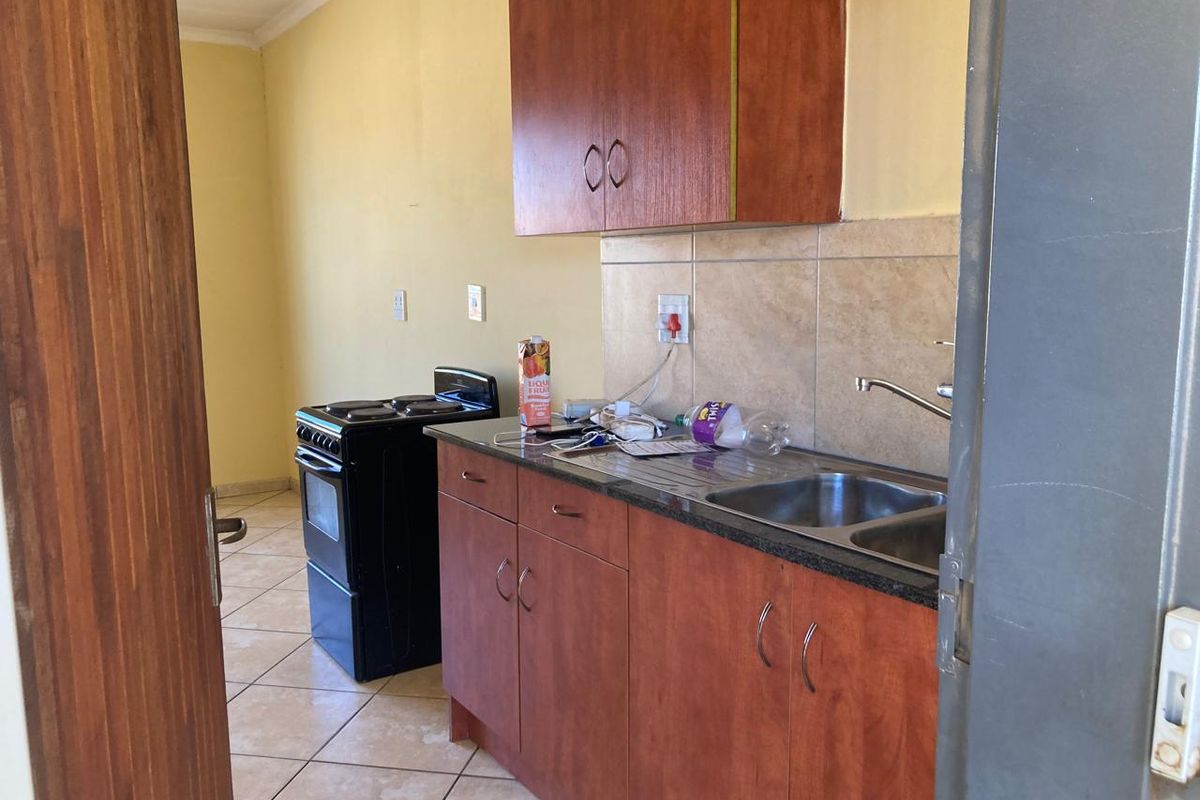 2 Bedroom apartment for sale in Jabulani - Photo 2