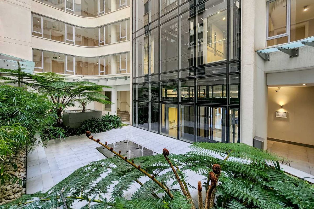 Luxurious Coastal Living - Photo 5