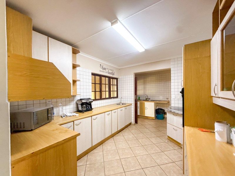 Versatile Business Property in a Prime Garsfontein Location - Photo 2