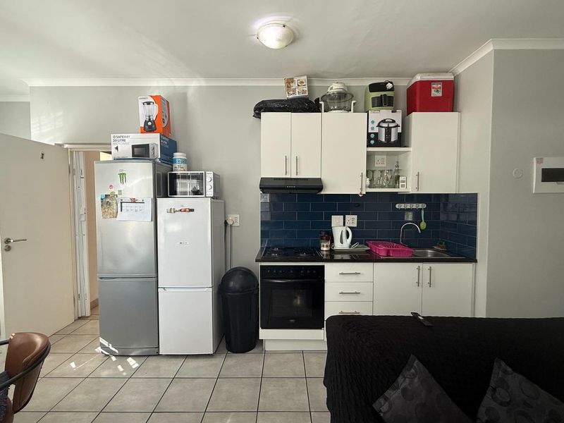 Ground floor apartment, Perfect for the Modern Professional - Photo 4