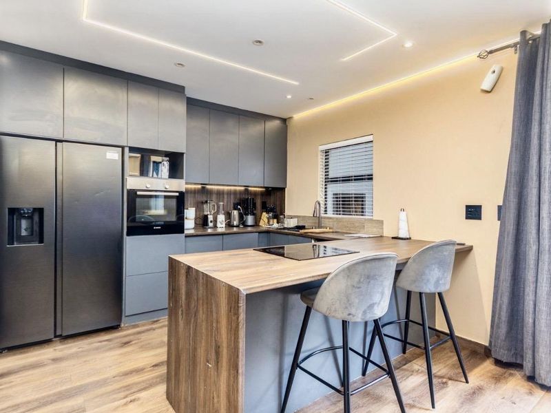 Fully Furnished Gem for Rent in Secure Parklands North Community - Photo 4