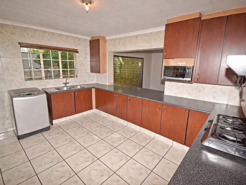 "Spacious Face Brick Home" - Photo 10