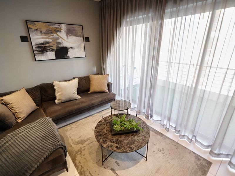 MODERN FULLY FURNISHED APARTMENT AWAITS YOU. - Photo 5