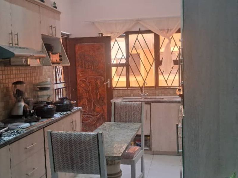 4 Bedroom HOUSE FOR SALE/Additional 3 Outside Flats - Photo 4