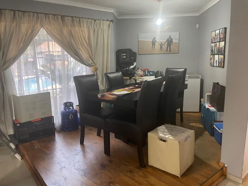 3 Bedroom 2 Barthroom for sale in Bloubsrand - Photo 6