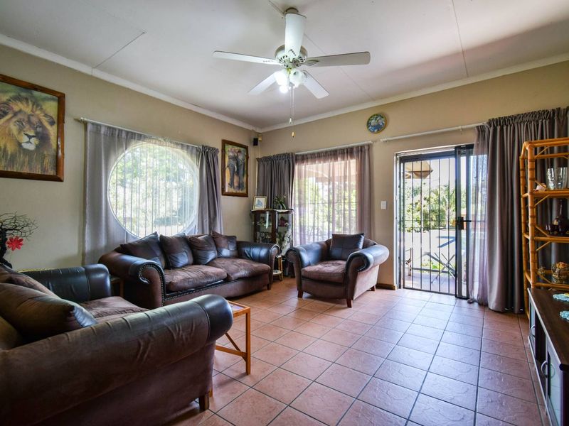 Cute as a button! - Photo 10