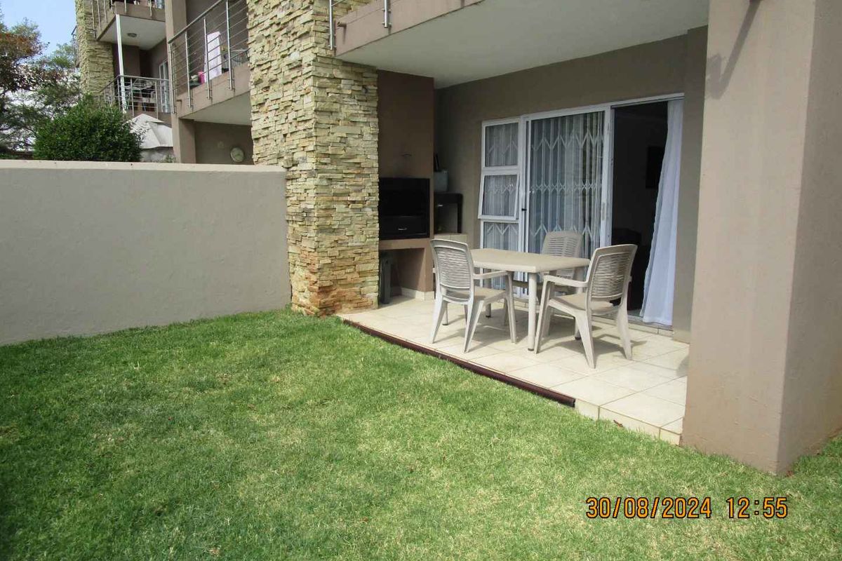 STUNNING FULLY FURNISHED GROUND FLOOR APARTMENT IN SECURE COMPLEX - Photo 4