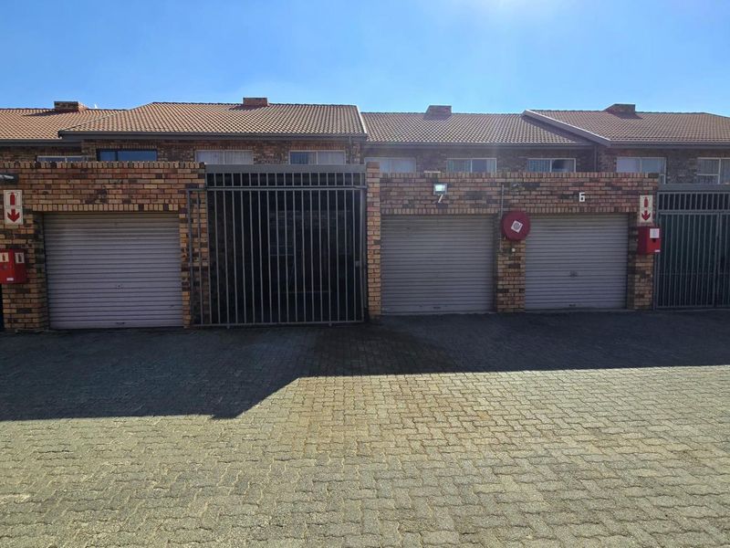 2 Bedroom Townhouse for Sale in New Redruth Alberton - Photo 1