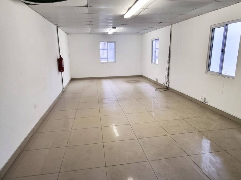 Double Volume Warehouse in Capricorn Business Park - Photo 10