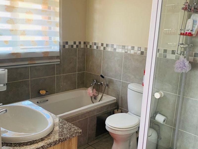 Beautiful 3-Bedroom Home for sale - Photo 10