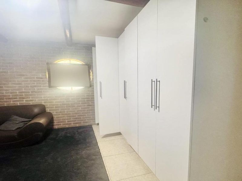 5 Bed | 3 Bath | Study | Flatlet | Pool | Single Garage – Bendor Bargain Potential - Photo 8