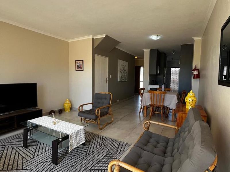 Immaculate 3-Bedroom Apartment - Photo 7