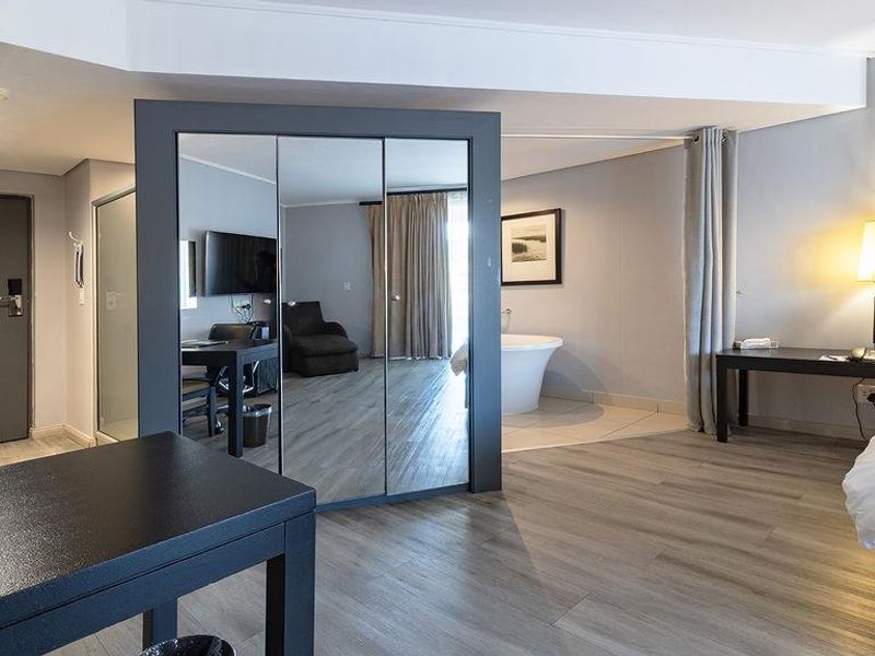 Superior Studio Deluxe Hotel Suite For Sale In Island Club Hotel - Photo 8