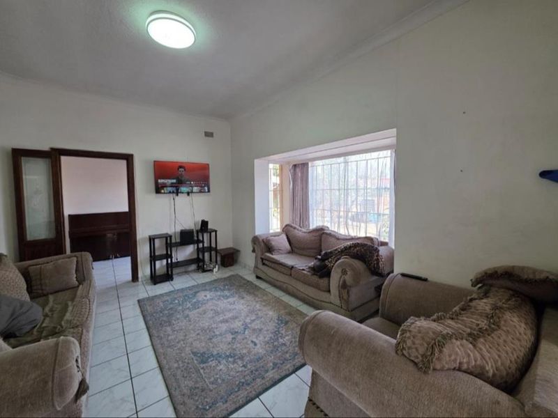 4 Bedroom House for Sale - Photo 7