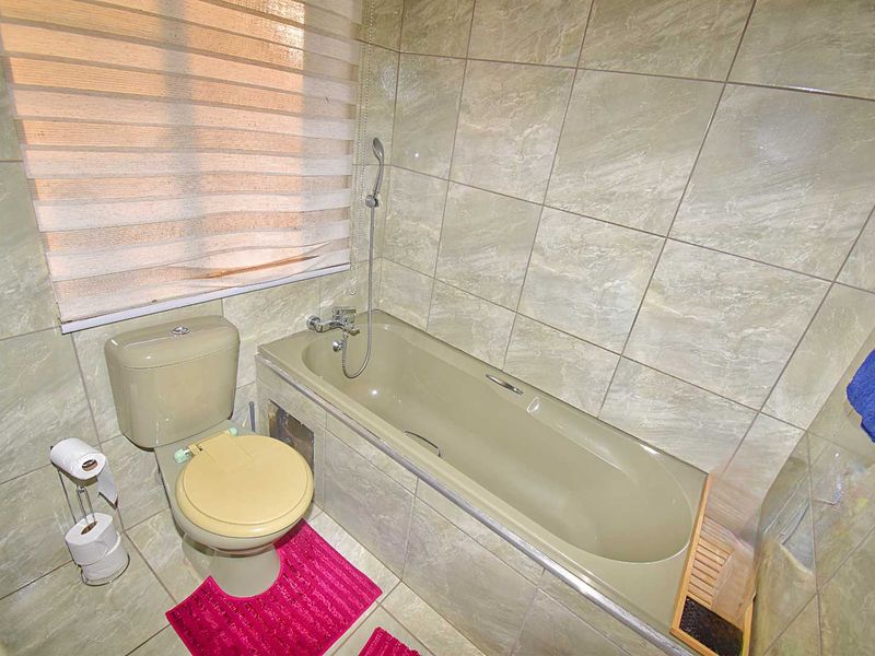 Charming 2-Bedroom Ground Floor in Klippoortje - Photo 10