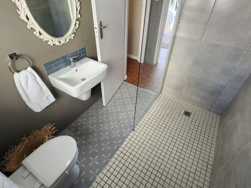 TWO-BED TAMBOERSKLOOF BEAUTY TO RENT - Photo 9