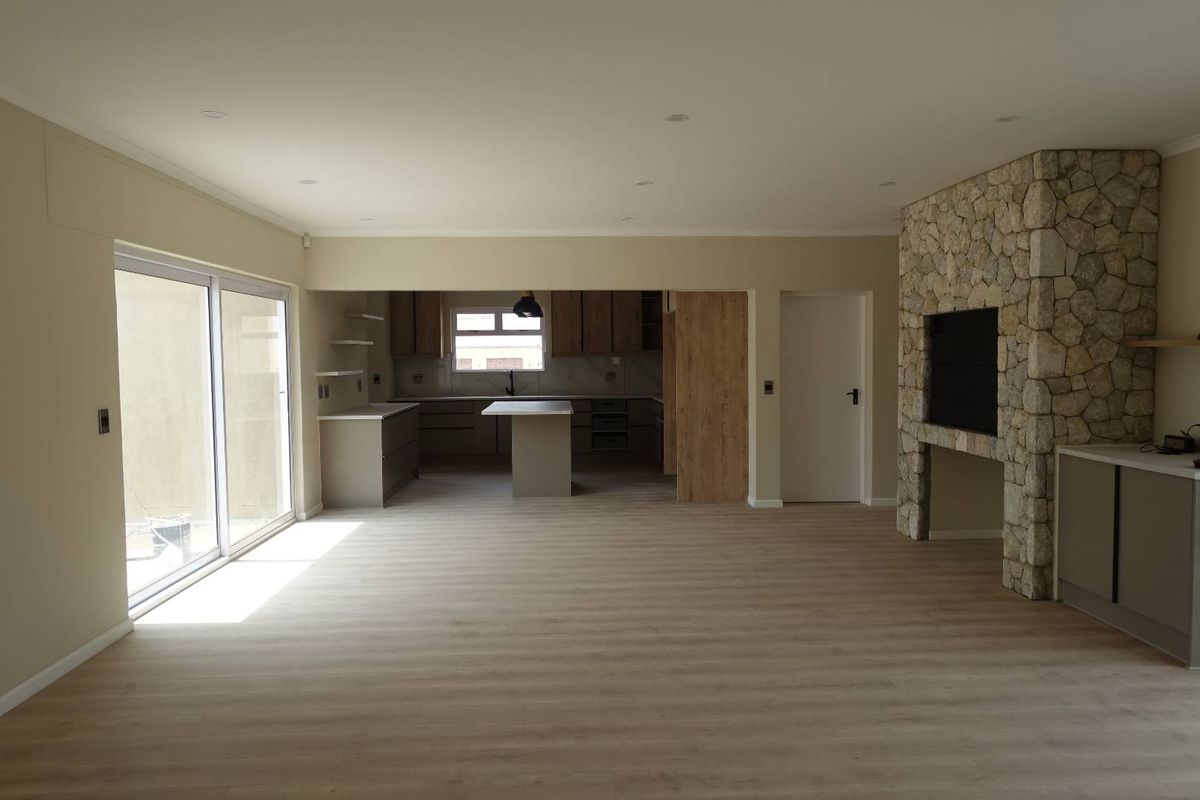 BRAND-NEW FAMILY HOME IN THE TRANQUIL ROSSMUND GOLF VILLAGE - Photo 5