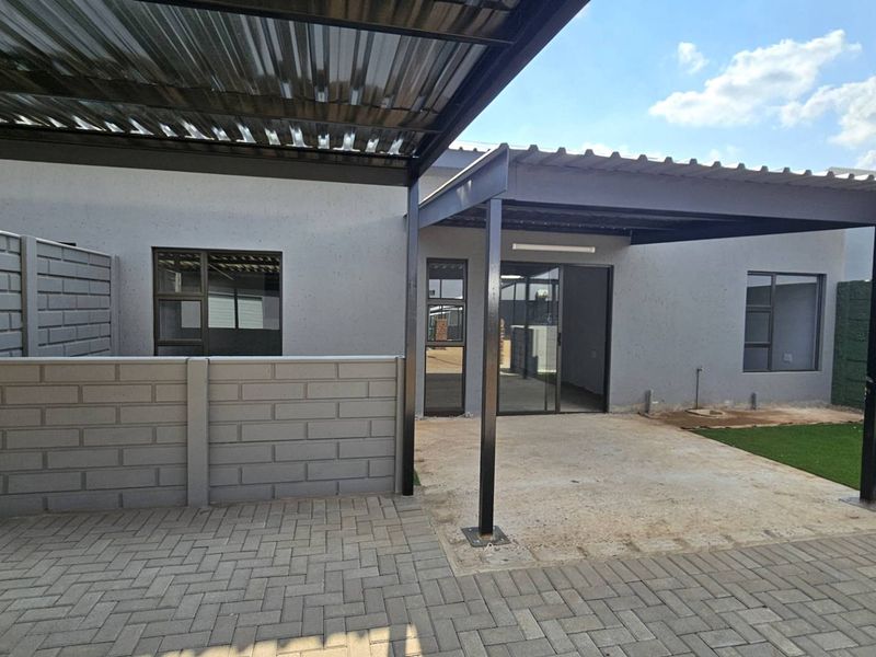 2 Bedroom Apartment in Retirement Estate - Photo 4