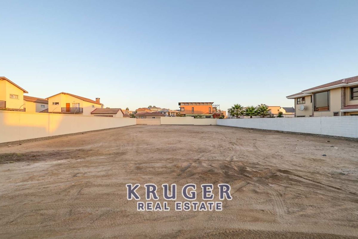 Vacant land with approved building plans - Photo 2