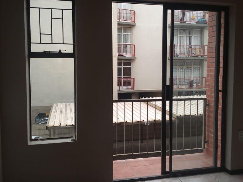 Investors dream,Batchelor apartment in Florida - Photo 2