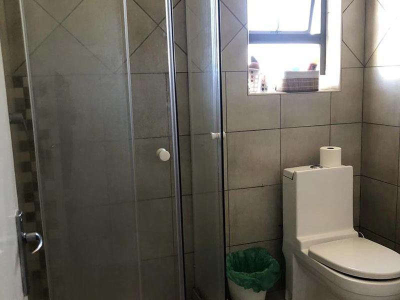 2 Bedroom Townhouse For Sale in Rocky Crest - Photo 9