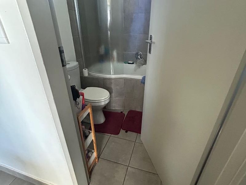 2 Bedroom Apartment in Lotus gardens - Photo 8